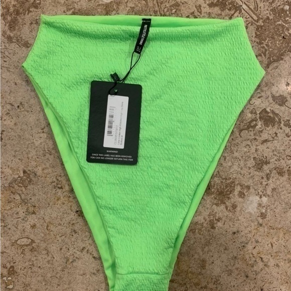 NWT Pretty Little Thing High Waisted Bikini Bottom Size XSmall - Picture 2 of 2
